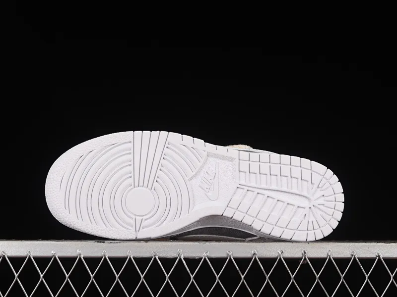 All categories Nk SB Dunk series Nk SB Dunk Low low-top sneakers Nk Dunk Low ESS reverse cashew flower customized version of deconstructed strap casual sneakers DJ9955-100